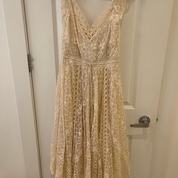 Spell Le Gauze white handkerchief dress size M ***Coming soon*** - Picture 3 of 4